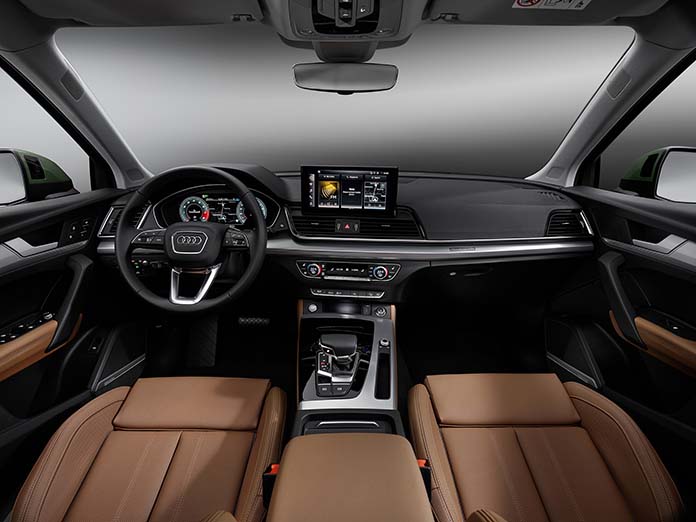 The interior of the Q5 which now features a 10" touch screen.